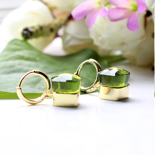 LLATO NUDO ™ EARRINGS IN 18K GOLD WITH PRASIOLITE