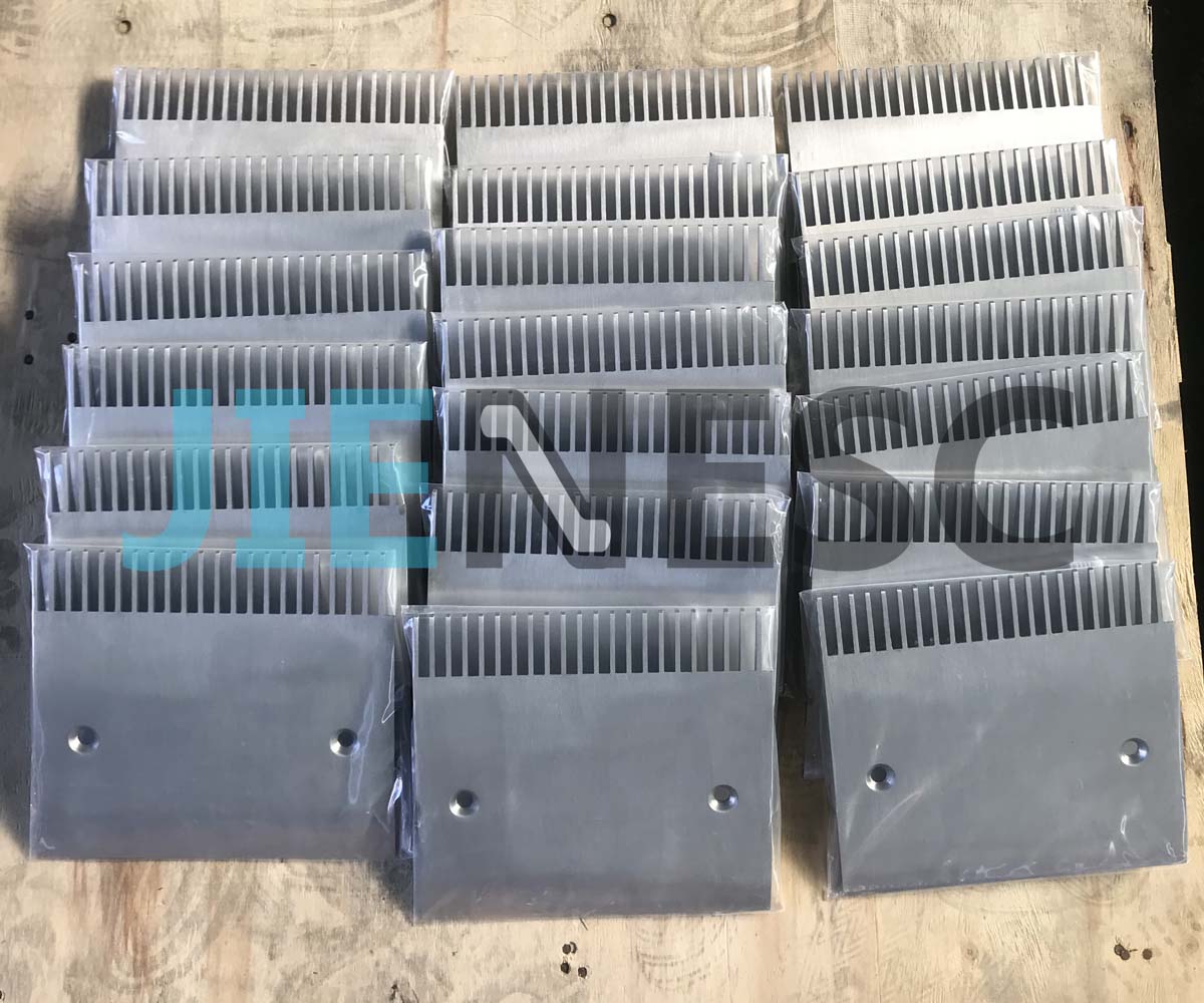 SLR266475 Comb Plate for 9500 Travelator, L=199.4mm MID/RHS 50630479