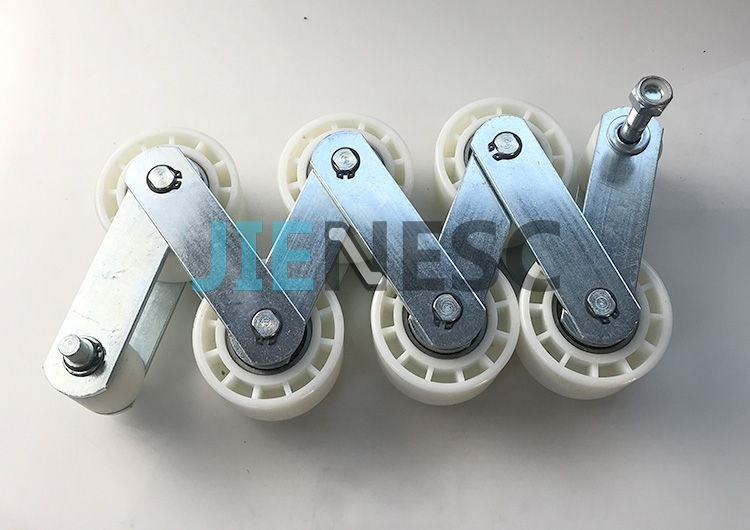 1704884600 FS820 Escalator Handrail Support Chain from factory