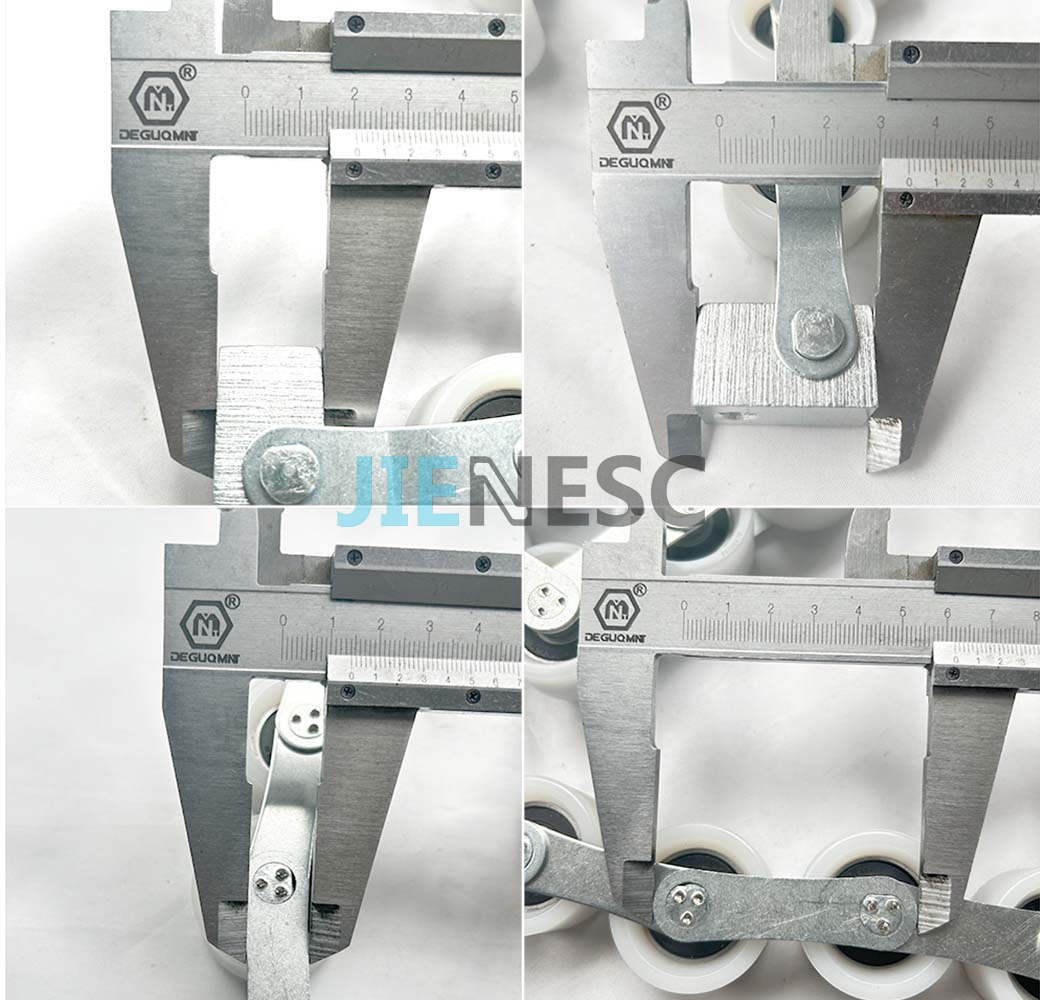 DEE1932659 Escalator Handrail Return Guide