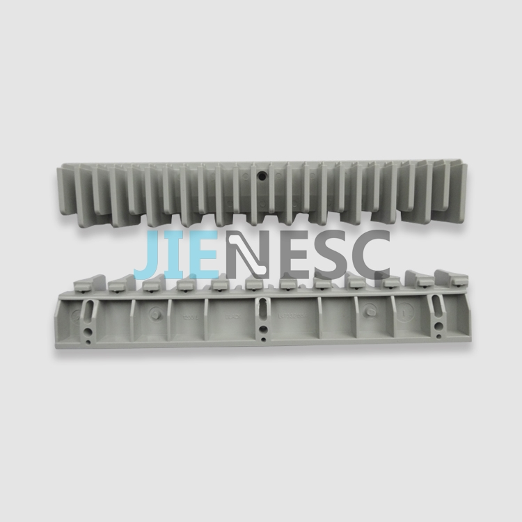 L47332155A Escalator Step Cleat 