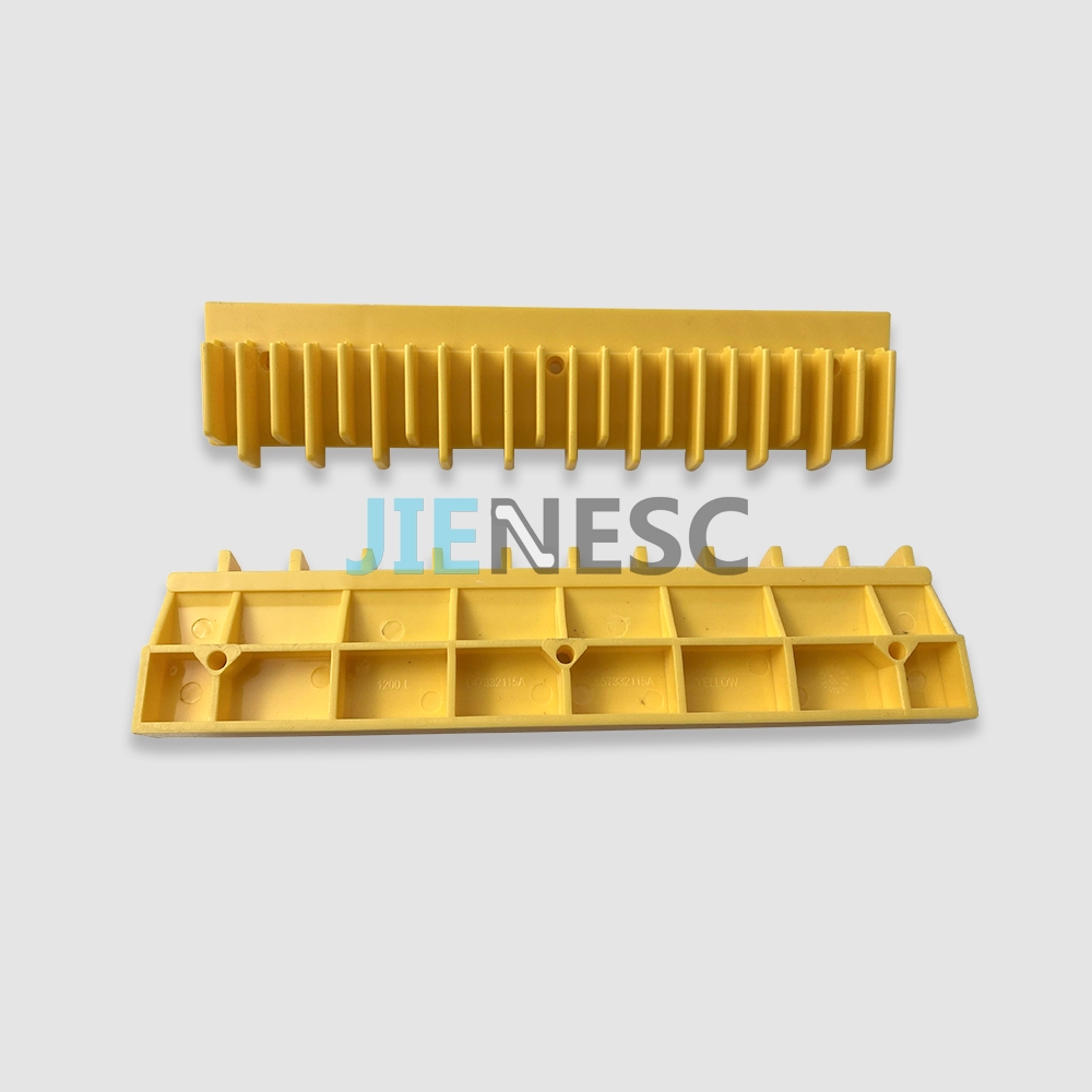 L57332115A Escalator Step Demarcation Front Side Yellow 11T From Factory