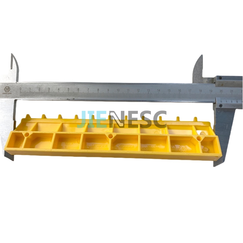 L57332121A Escalator Step Demarcation Front Side Yellow 11T From Factory