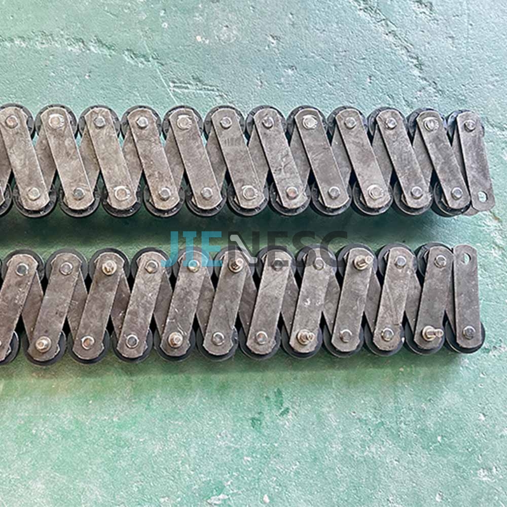 20RI-A-TS 20DH-C 173KN Escalator step chain from factory