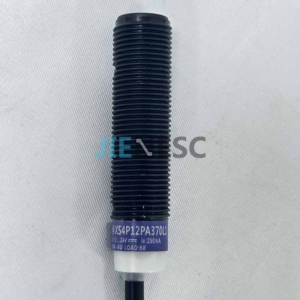 XS4P12PA370L1 50646980 Escalator inductive sensor