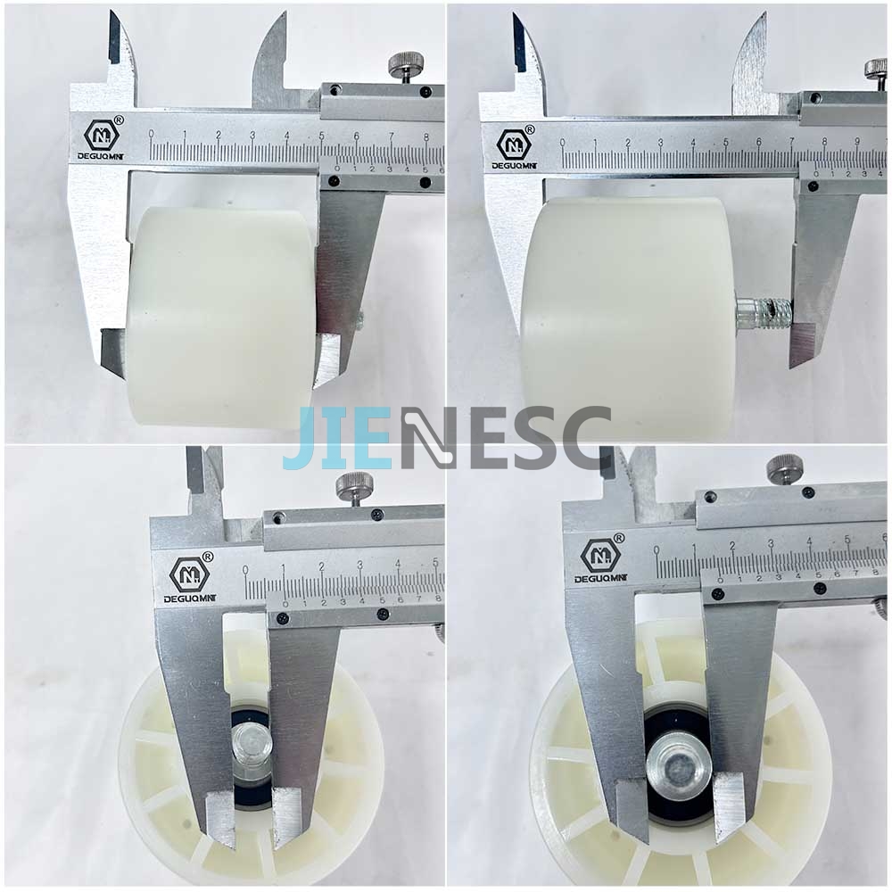 GAA456CD4 Escalator drive support roller