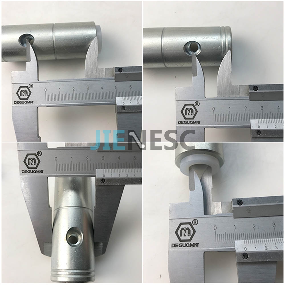 DEE1970319 Escalator step connection from factory