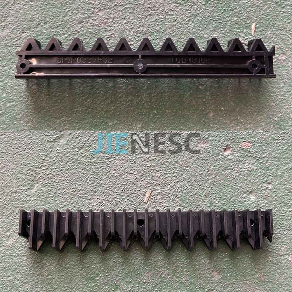 5P1P0337P02 Escalator pallet demarcation from factory