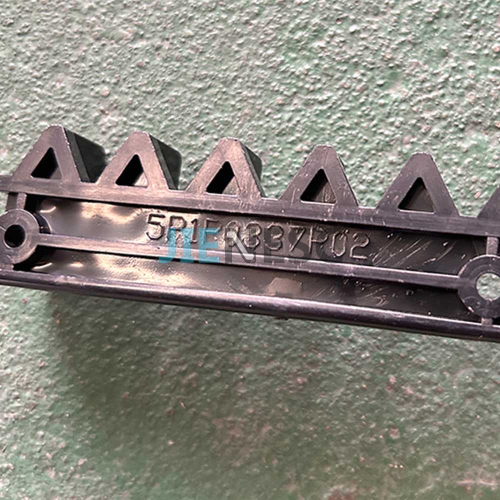5P1P0337P02 Escalator pallet demarcation from factory