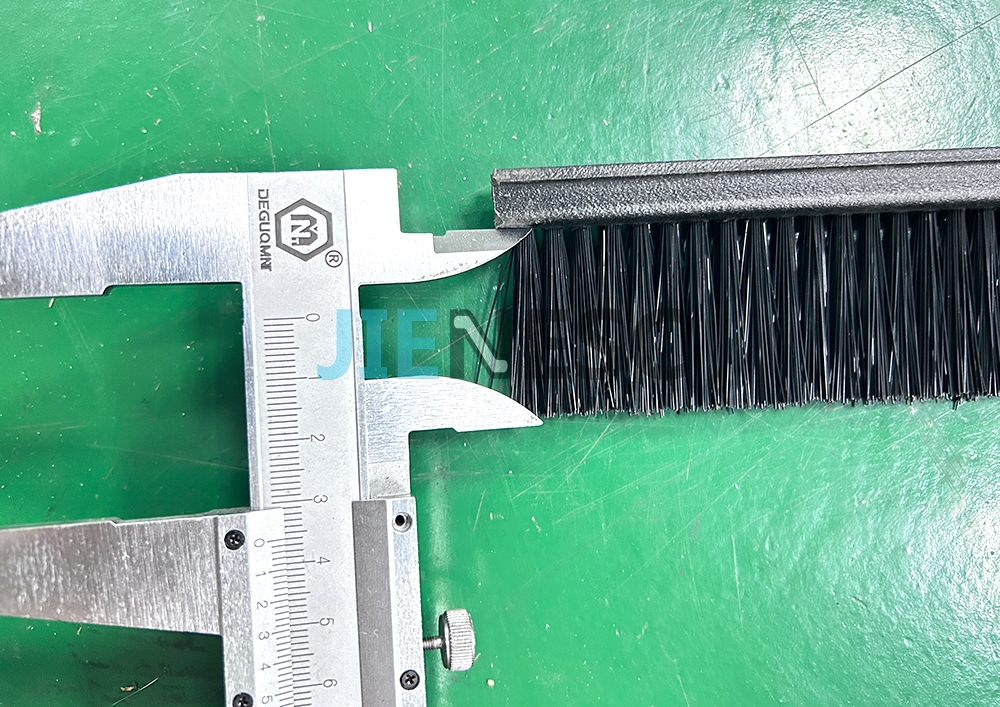 50595940 Escalator Skirt Brush From Factory