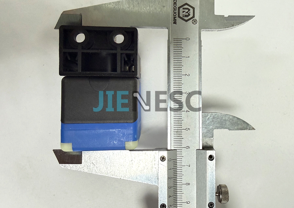 DW-AS-611-C44 CONTRINEX Sensor