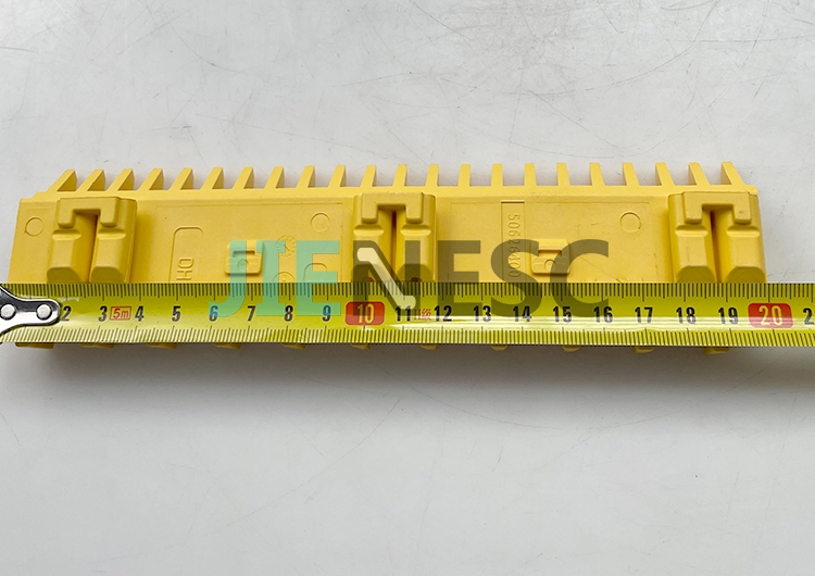 50626400 Escalator Step Demarcation 