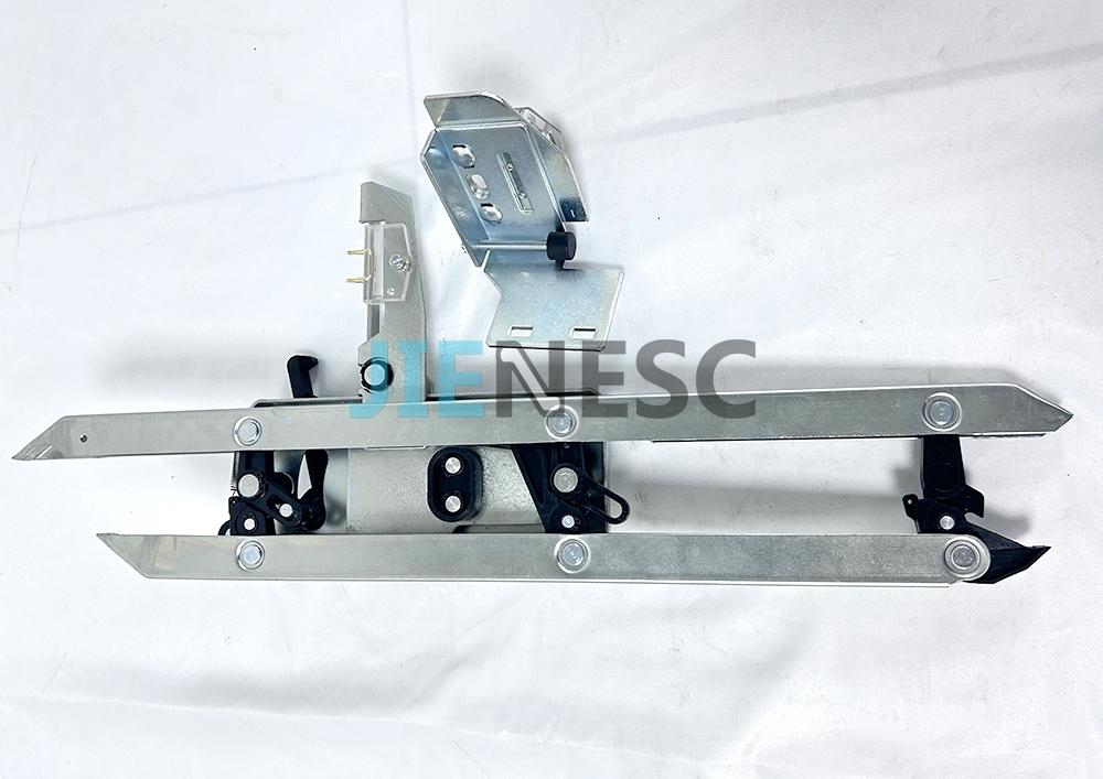 59313713 Elevator Door Skate