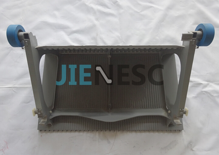 9300-60 FYTJ-MJ-01 600mm Silver Grey Painted Escalator Step From Factory