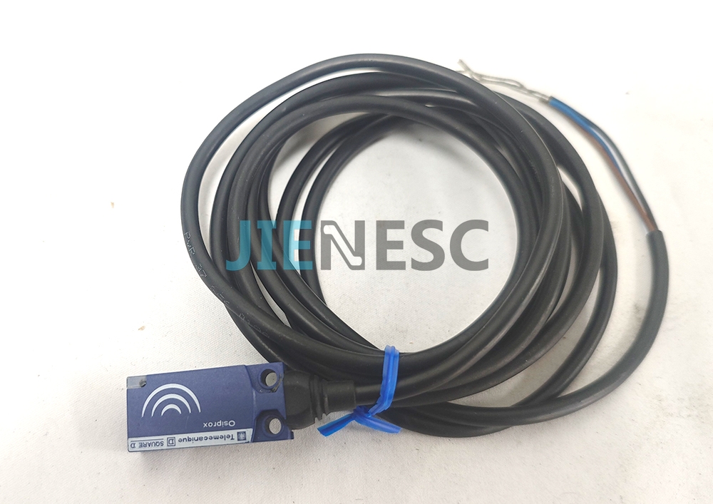 XS7F1A1PAL2 Elevator Proximity Switch From Factory