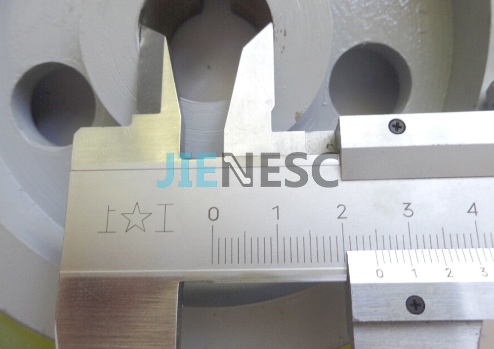 143*35mm Escalator Moving Walk Handrail Drive Roller From Factory