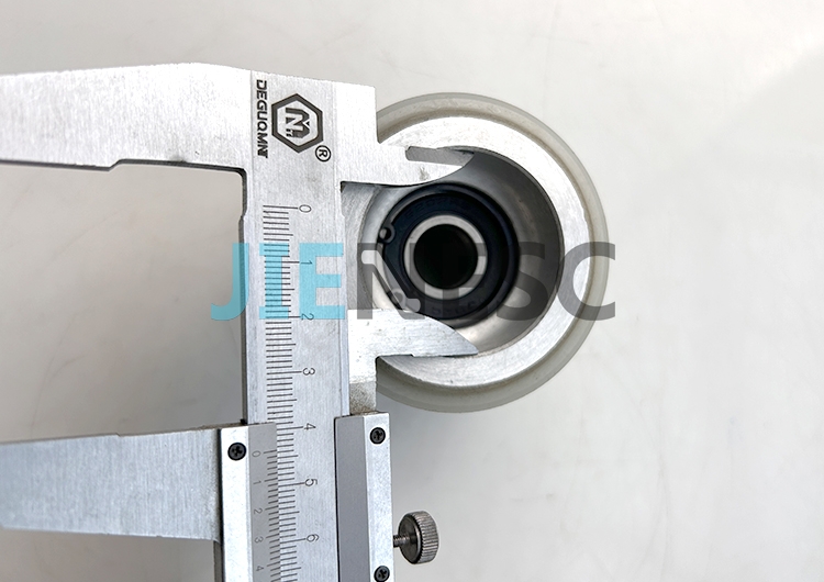 70*60mm 6202*2 Escalator Handrail Roller From Factory