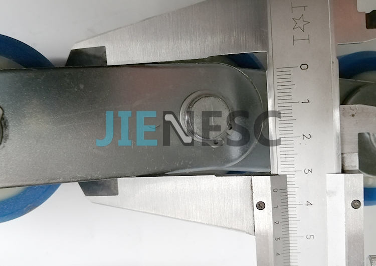 Escalator Handrail Tesnsion Chain 9 rollers With 60*55mm Roller From Factory