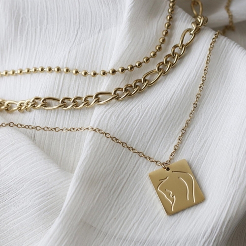 FIGURE THREE LAYERS 18K GOLD NECKLACE