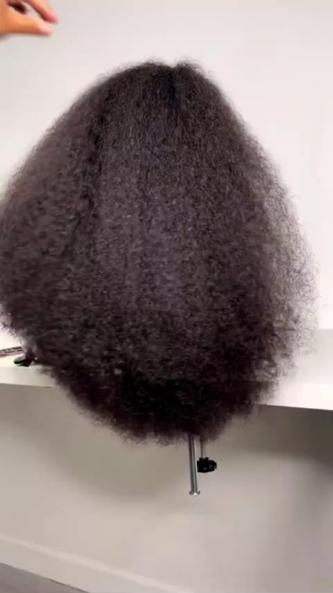 kinky curly