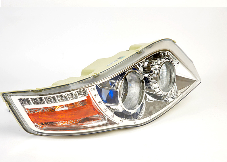 Yutong Headlight QA697 for Bus Models ZK6906H / ZK6935H / ZK6107H