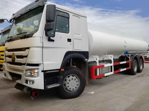 25cbm 25000 Liters Sinotruk HOWO Fuel Tank Truck