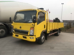 SINOTRUK HOWO light 7 ton cargo truck 4x2