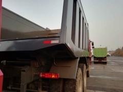 China Sinotruk HOWO 6x4 Mining Dump Truk 50ton