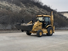 China TLB 4 in 1 Tractor Backhoe Loader 8200KG 1CBM bucket