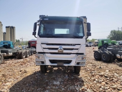 Sinotruk HOWO 6x4 tractor truck head 371HP sale