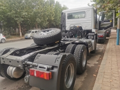 SINOTRUK new HOWO 6x4 Horse trucks 371HP sale