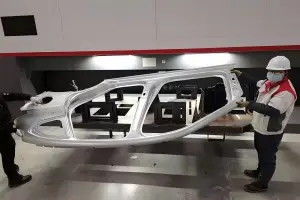 automotive cutting sample by 5 axis metal cutter 
