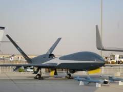 Drone de reconnaissance et d'attaque à haute altitude Cloud Shadow Stealth...