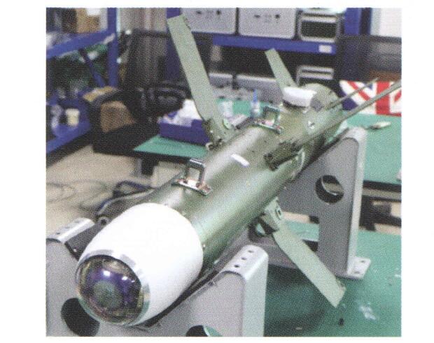 Bombe à guidage laser à portée étendue Smart Eagle GH-15B