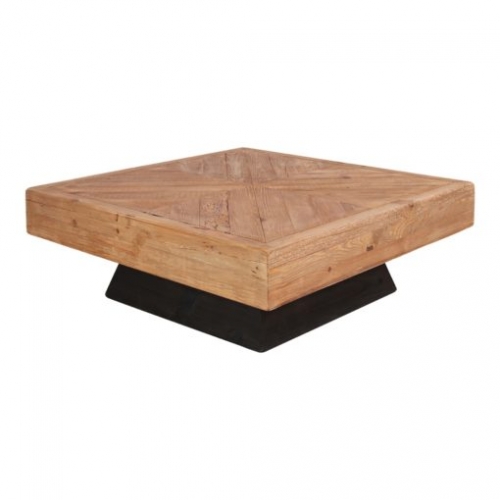 Square coffee table in recycled pine wood.