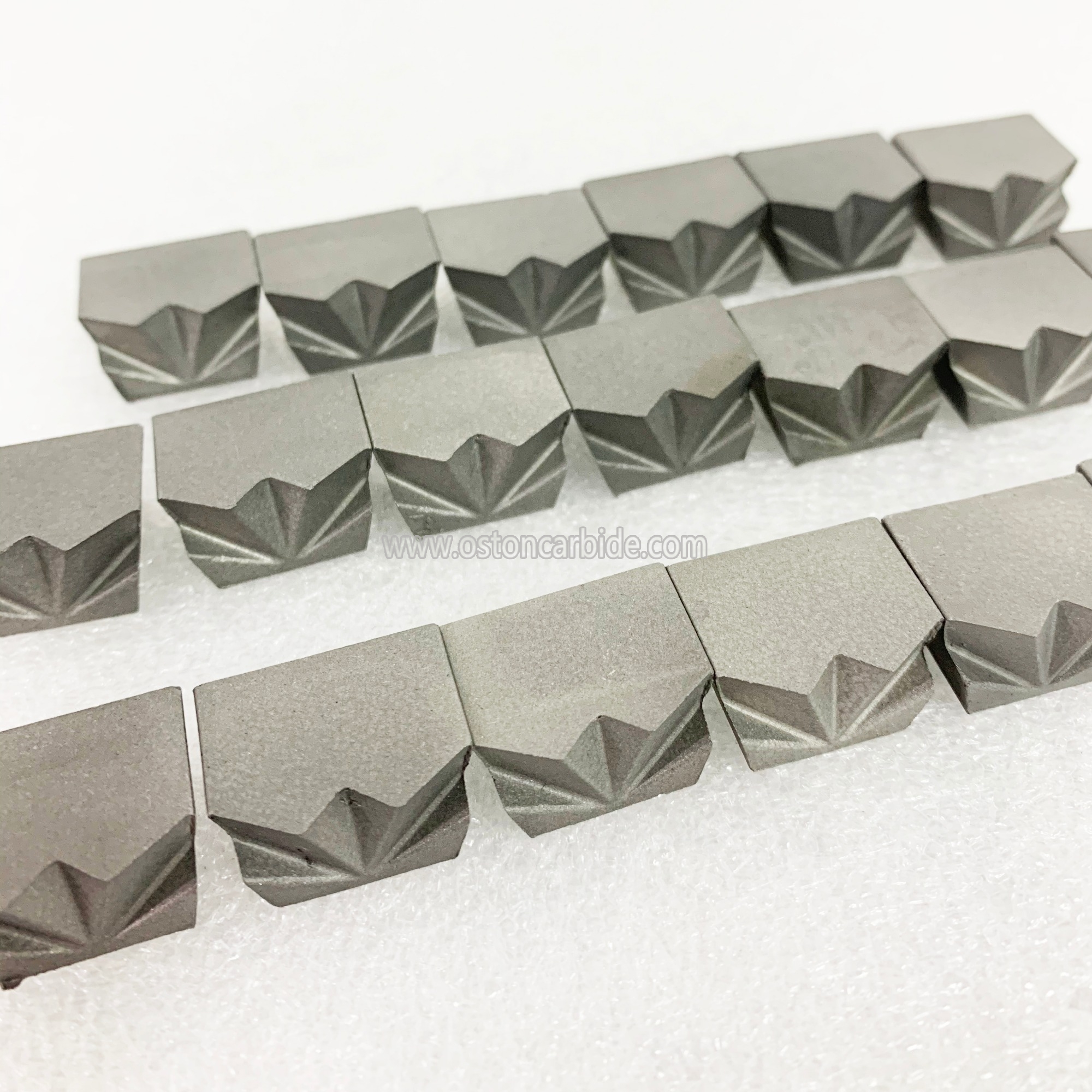  tungsten carbide nail brazed gripper dies 