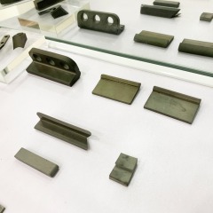 Tungsten Carbide wear scraper for decanter centrifuge