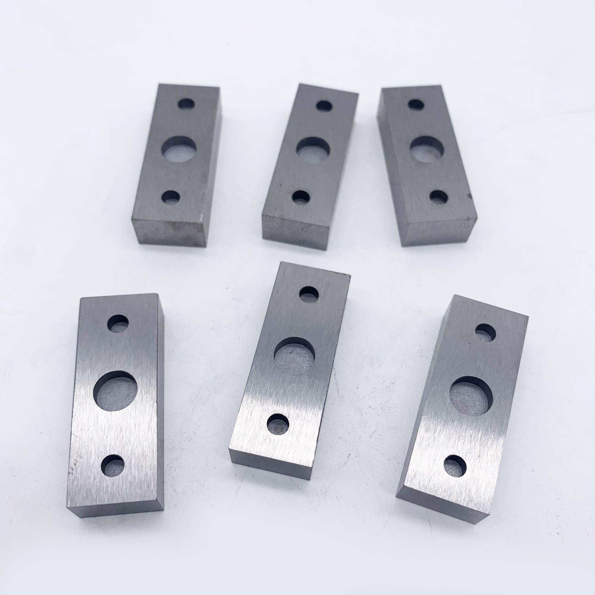 Tungsten carbide wire guide