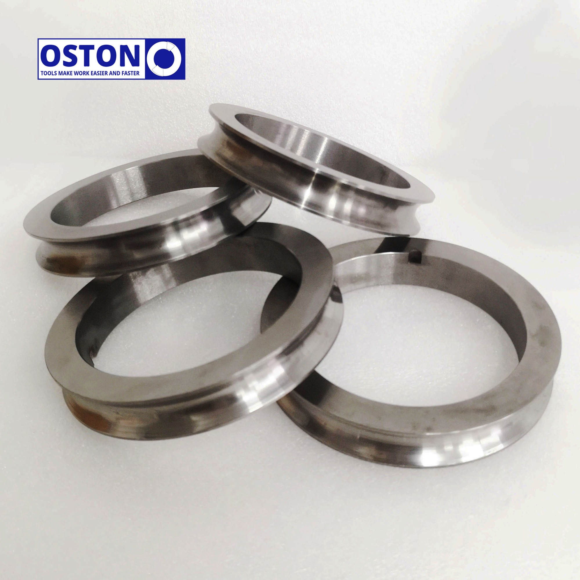 Tungsten carbide descaling roll 