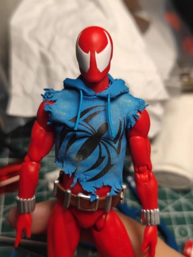 Toy custom bundle - Gladiator Red Hood, Mafex Scarlet Spider, Deadpool  Tron, Robin. 