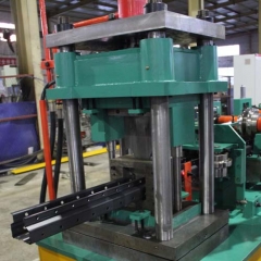 Roll forming macine for storage rack