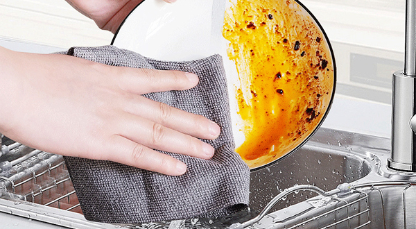 The cleaning effect of microfibers