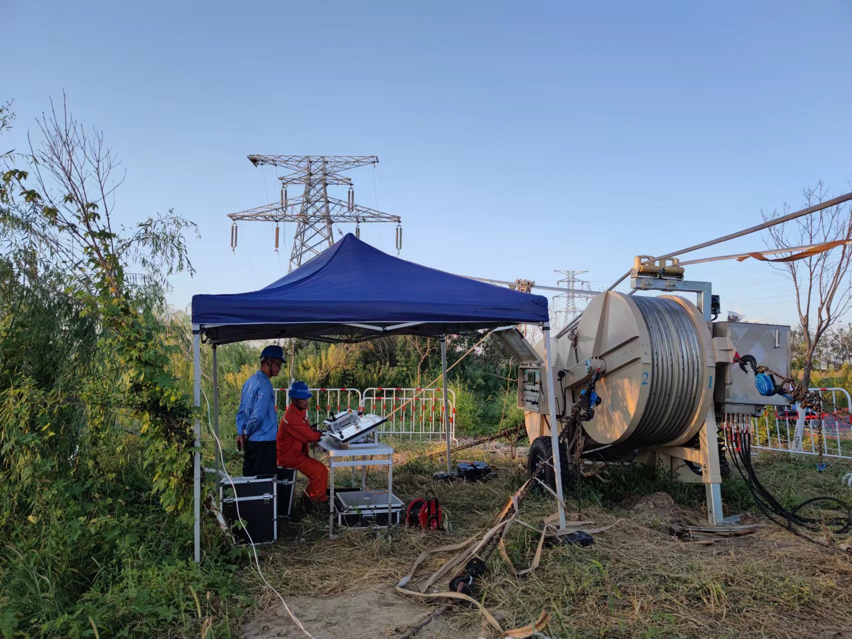 Equipo de tendido inteligente para 2 conductores en 220 KV línea de transmisión