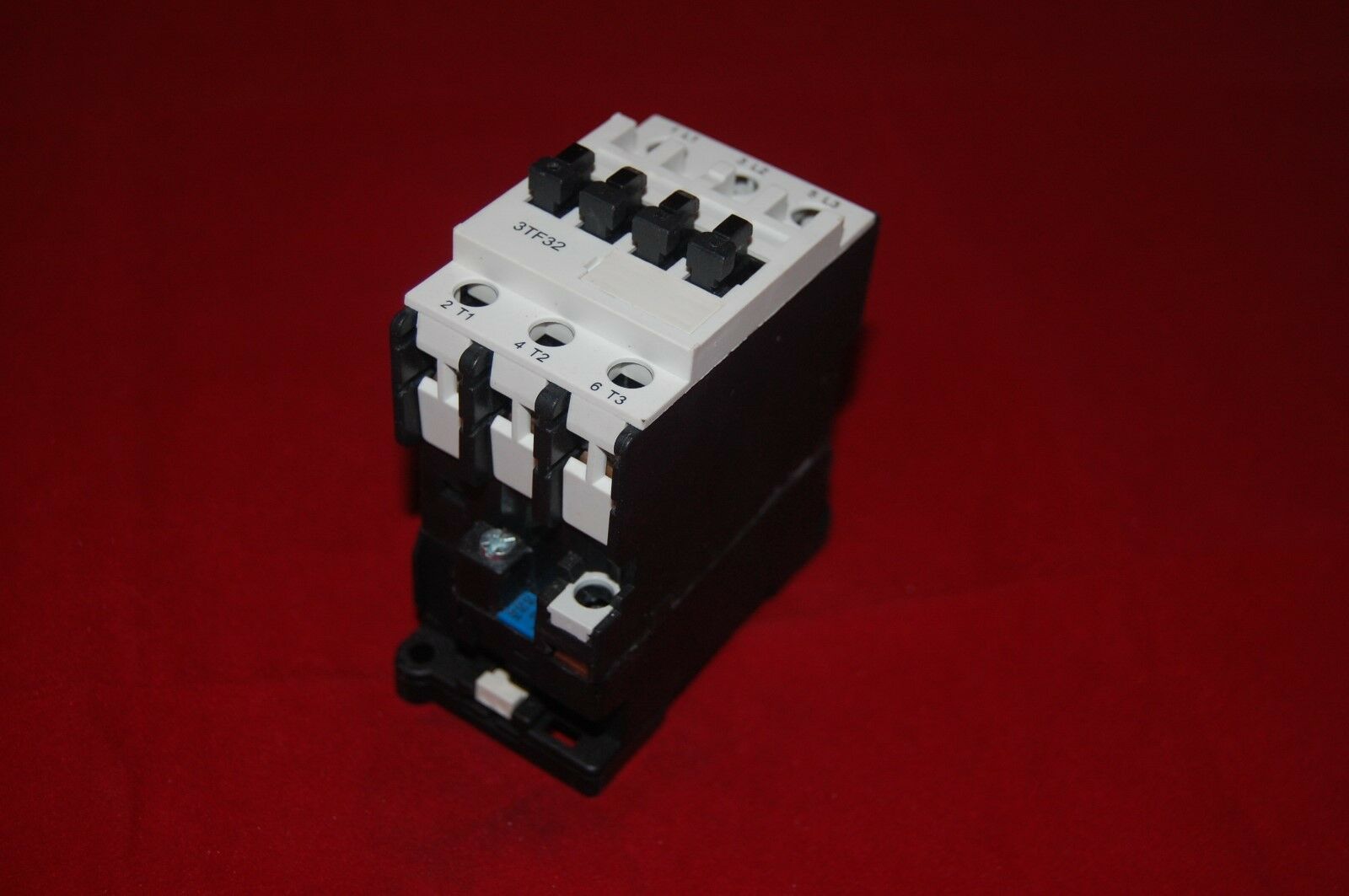 1pc New FITS 3TF32 00 AC CONTACTOR 18A COIL 220V AC 50/60HZ