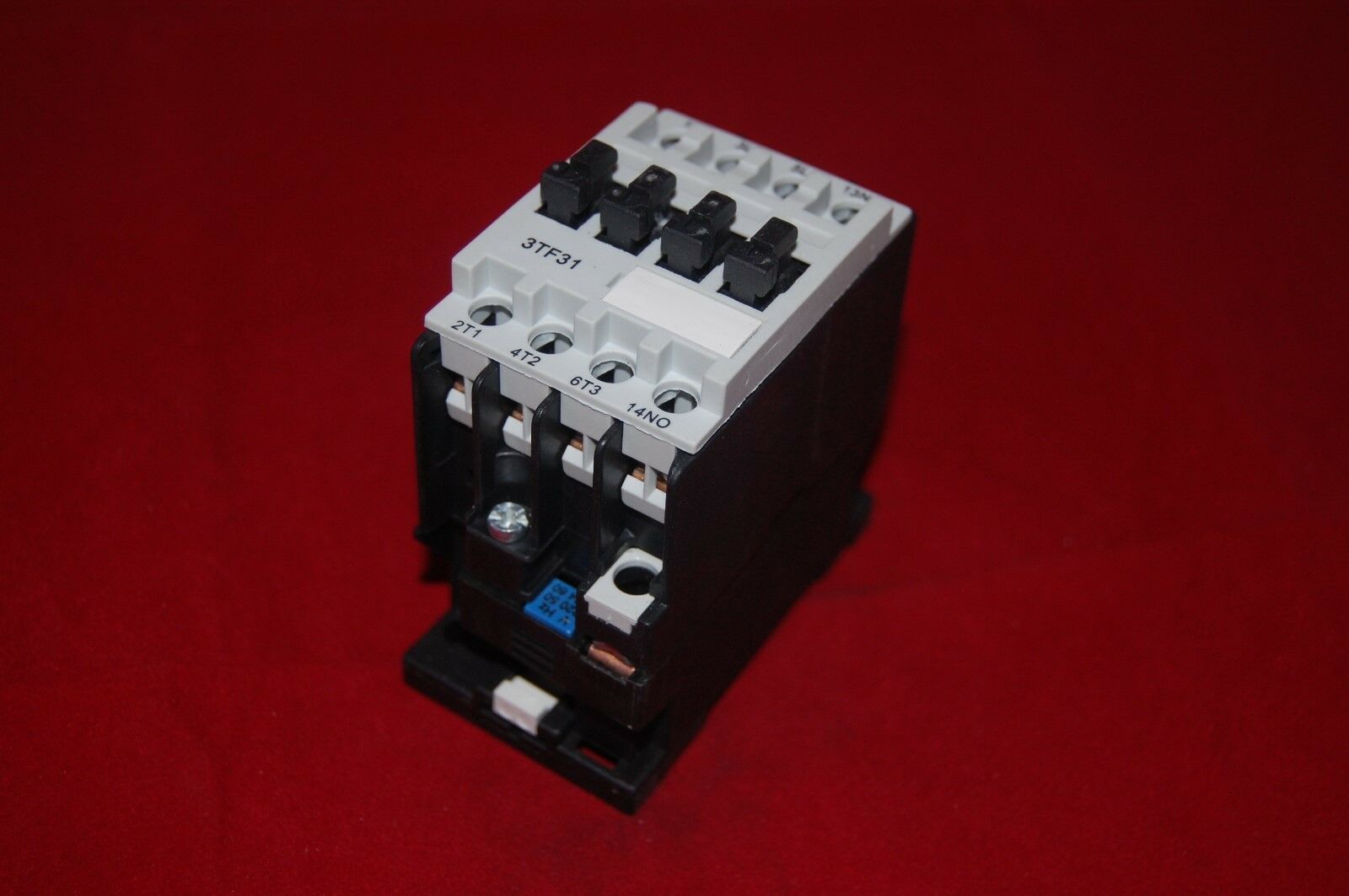 1pc New  FITS 3TF31 10 AC CONTACTOR 12A COIL 220V AC 50/60HZ