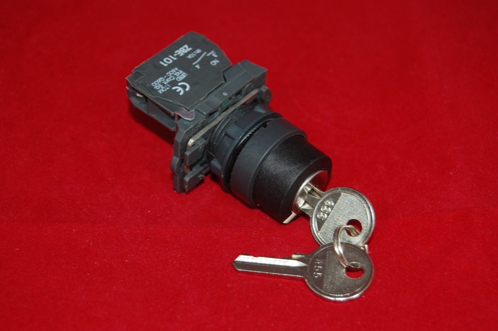 1PC 22mm Key switch 2 Position Fits Plastic XB5AG21 1NO Maintained