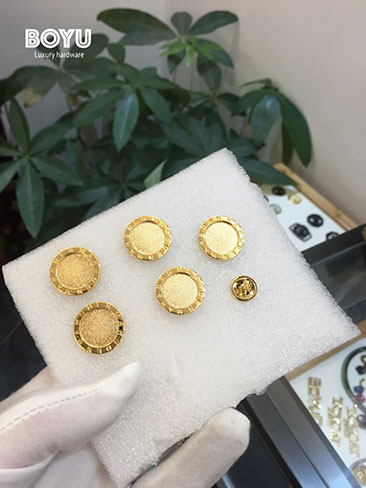Badges & Brooches