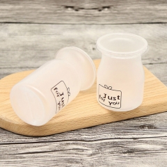 Disposable Plastic Cups Yoghurt Jars with Lids for Cold Drinks Chocolate Desserts, Appetizers