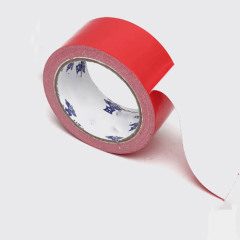 La cinta de embalaje impermeable se puede personalizar en colores y tamaño para su uso por fábricas y empresas