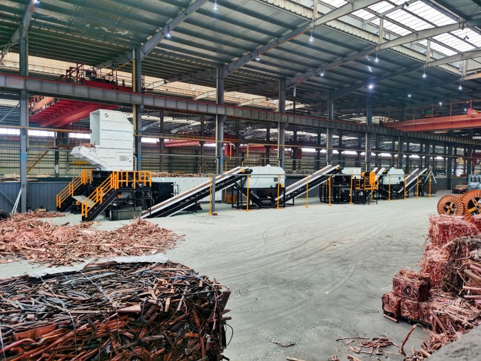 Máquina trituradora de eixo duplo  Máquina de reciclagem de plástico